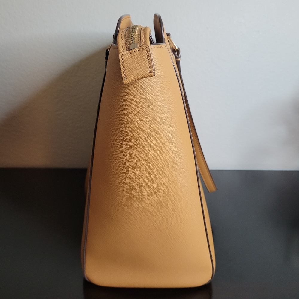 Tory Burch Large Emerson Top Zip Tote - Picture 5 of 16